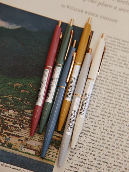 日本ANTERIQUE复古军绿色笔杆  0.5mm 黑色圆珠笔