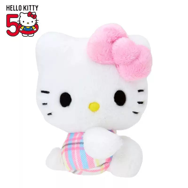 日本三丽鸥HelloKitty50周年限定公仔 高度约15cm